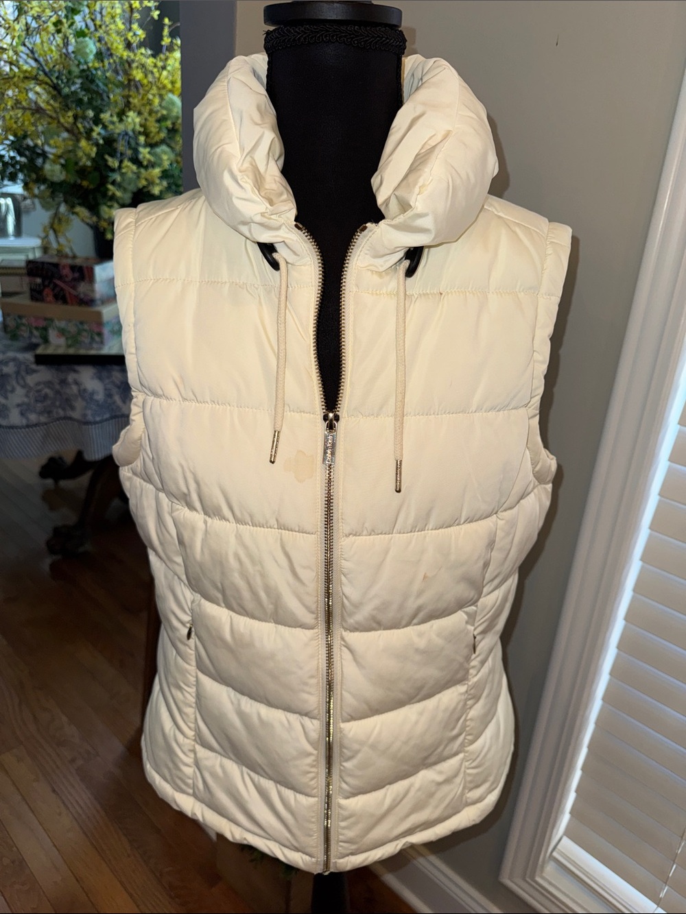 Calvin Klein Off-White Quilted Puffer Vest with High Collar - Size Small - EUC